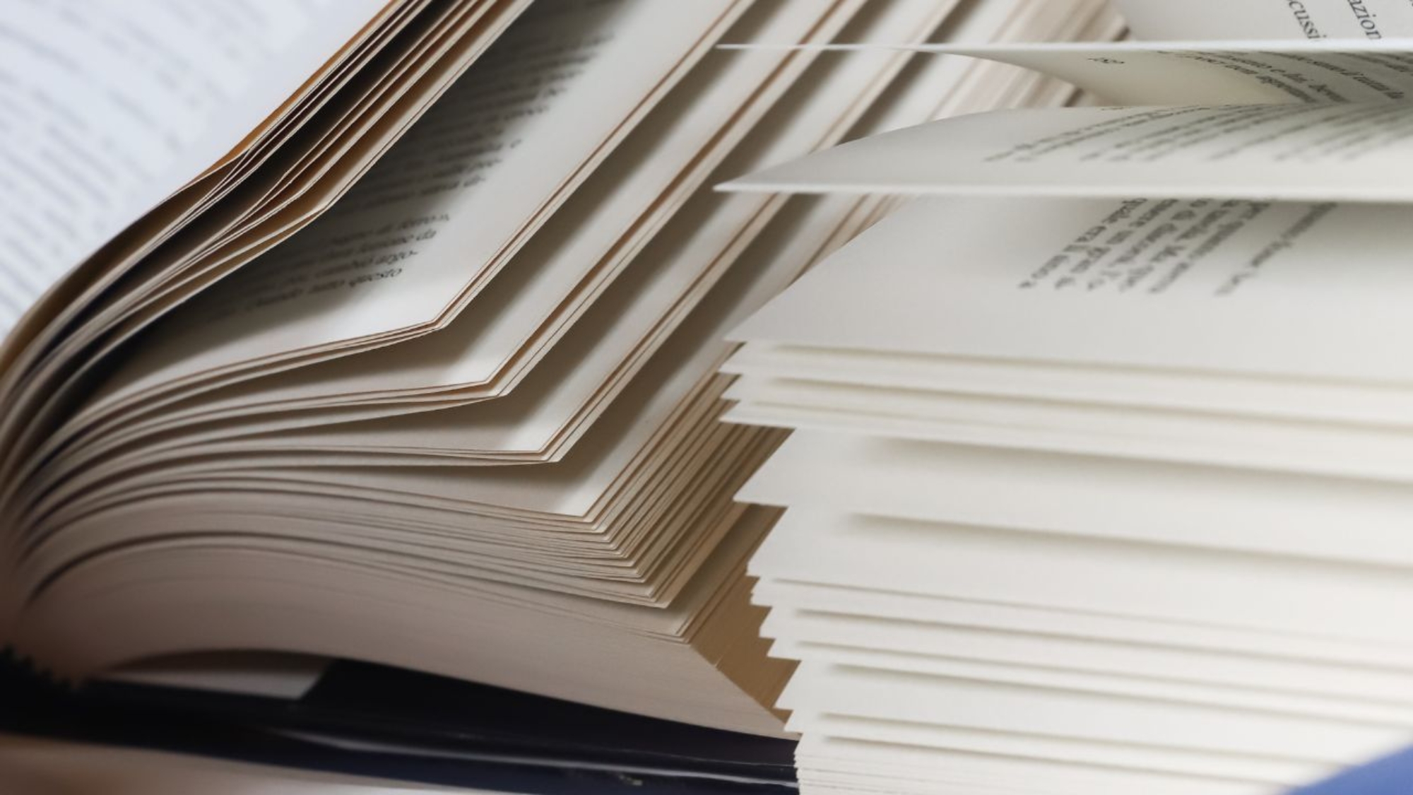 Jak wybrać odpowiedni format i oprawę książki – od A5 po niestandardowe